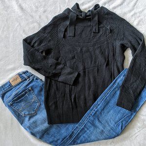 B A N A N A  R E P U B L I C - Black Bow Sweater